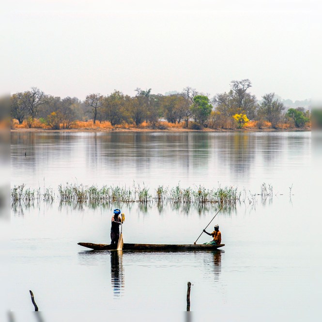 05-SUR L'EAU SILENCIEUSE (70 X 70)